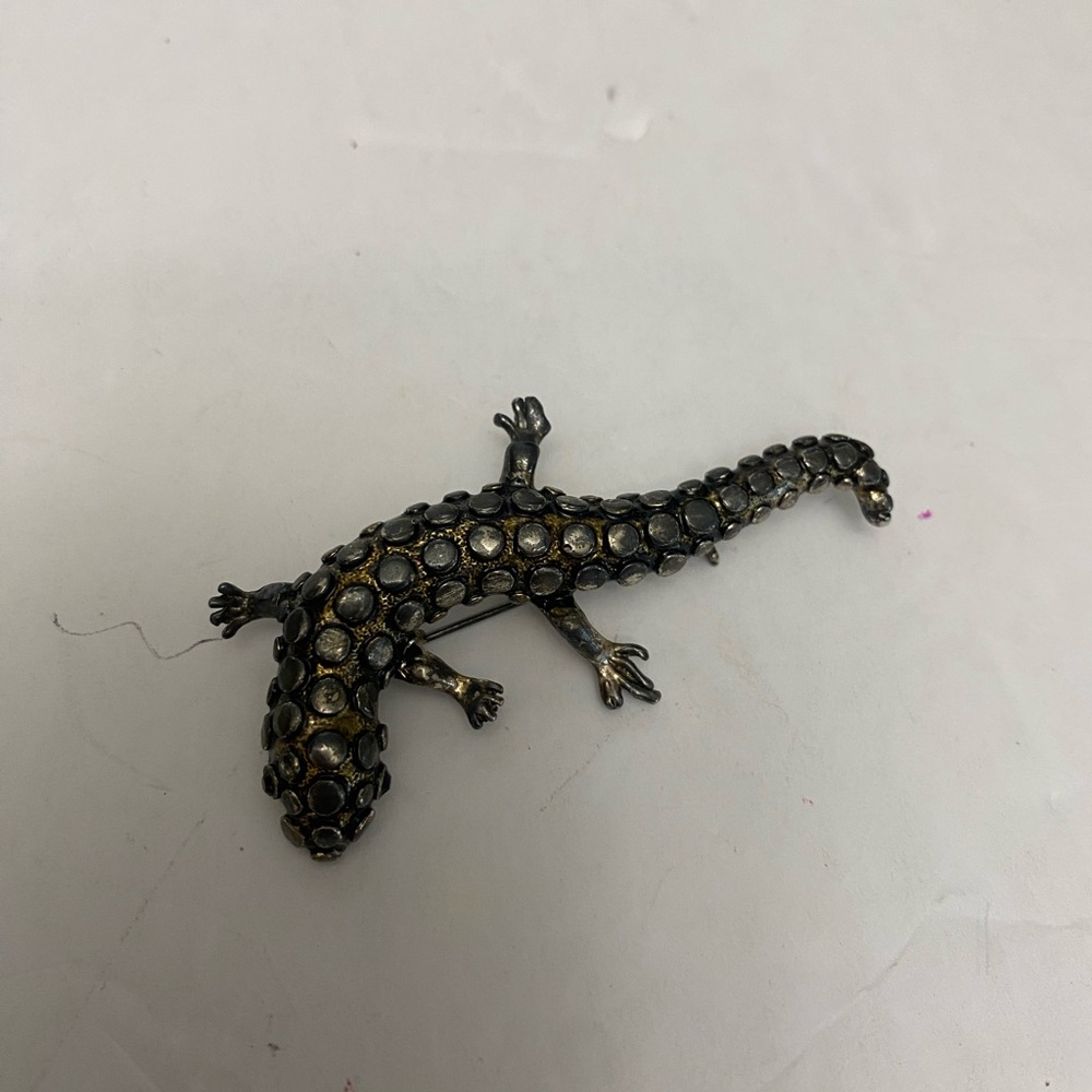 💍💎 SALE Decorative Gecko/ Lizard Brooch with rhinestone eyes and Gold Accents
